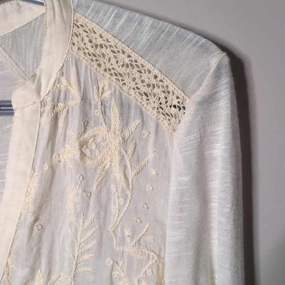 Anthropologie Tiny Dip Dyed Embroidered Shirt Size XS Cream/Burgundy Silk Blend - Picture 3 of 9